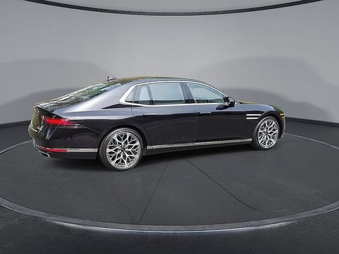 Used 2024 Genesis G90 3.5T AWD/4WD image 4