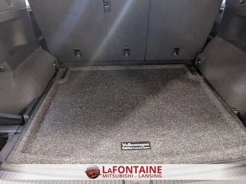 Used 2024 Volkswagen Tiguan SE R-Line image 31