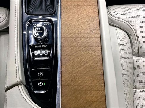 Used 2016 Volvo XC90 T6 Inscription image 11