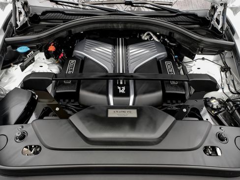 Used 2022 Rolls-Royce Cullinan Black Badge image 43