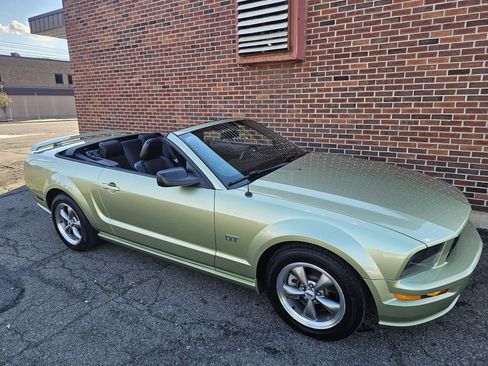 Used 2006 Ford Mustang GT RWD image 28