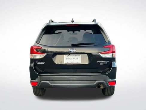 Used 2021 Subaru Forester Premium image 5