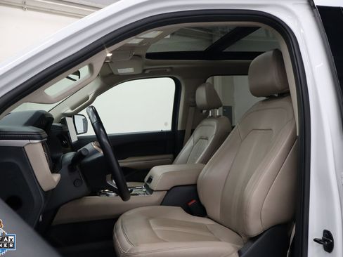 Used 2024 Ford Expedition Max Limited RWD image 10