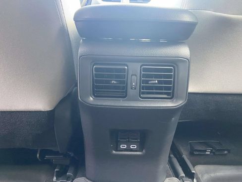 Used 2025 Toyota RAV4 XLE AWD/4WD image 17