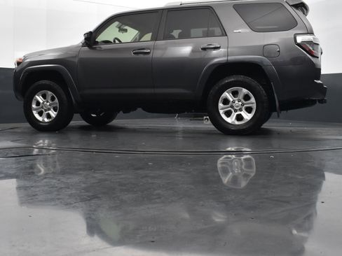 Used 2017 Toyota 4Runner SR5 image 37