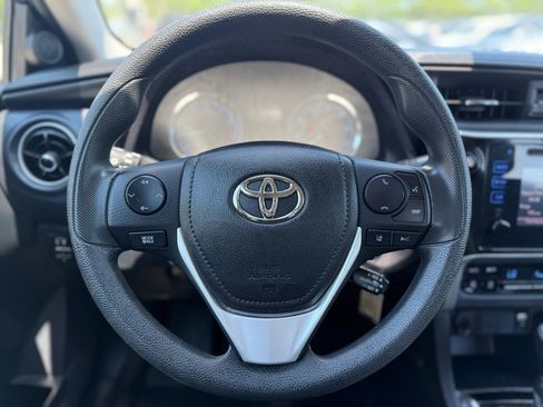Used 2017 Toyota Corolla LE w/ Carpet Mat Package (TMS) FWD image 17