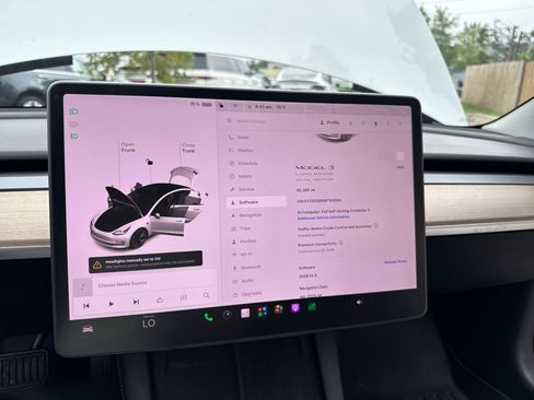 Used 2022 Tesla Model 3 Long Range AWD/4WD image 8
