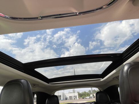 Used 2019 Jeep Cherokee Limited AWD/4WD image 19