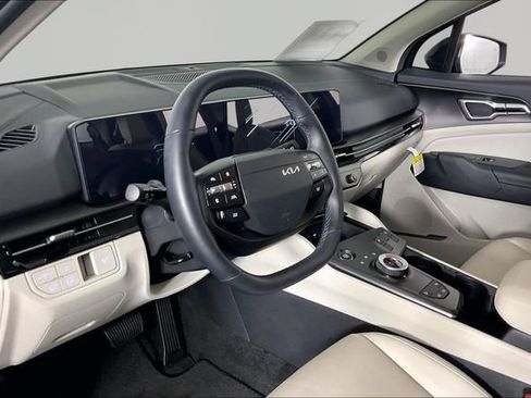 Certified 2026 Kia Sportage EX AWD/4WD image 16
