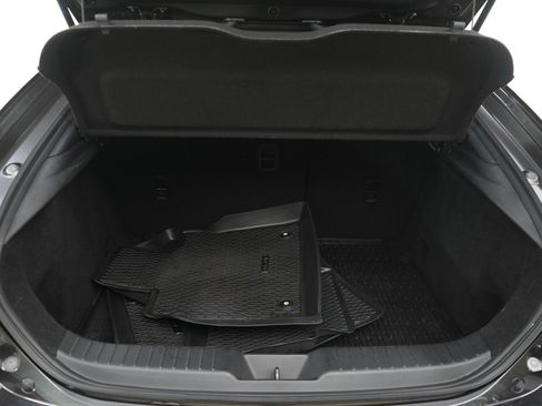 Used 2021 MAZDA MAZDA3 Hatchback w/Premium Plus Pkg image 9