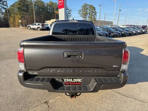 Used 2022 Toyota Tacoma TRD Sport image 7