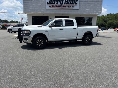 Used 2022 RAM 2500 Tradesman w/ Chrome Appearance Group AWD/4WD image 1