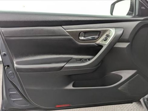 Used 2013 Nissan Altima 2.5 SL w/ Technology Pkg FWD image 12