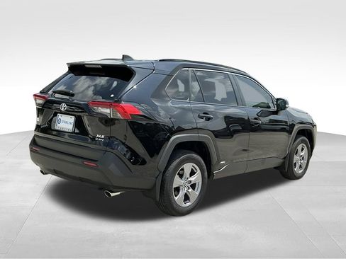 Used 2025 Toyota RAV4 XLE AWD/4WD image 8