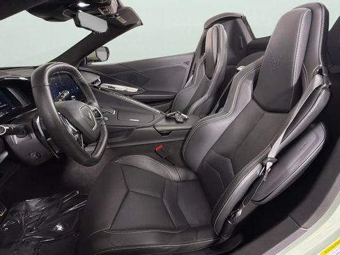 Used 2024 Chevrolet Corvette Stingray Convertible w/ Z51 Performance Package RWD image 21