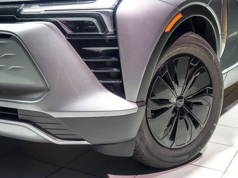 New 2025 Chevrolet Blazer EV LT w/ Midnight/Sport Edition FWD image 6