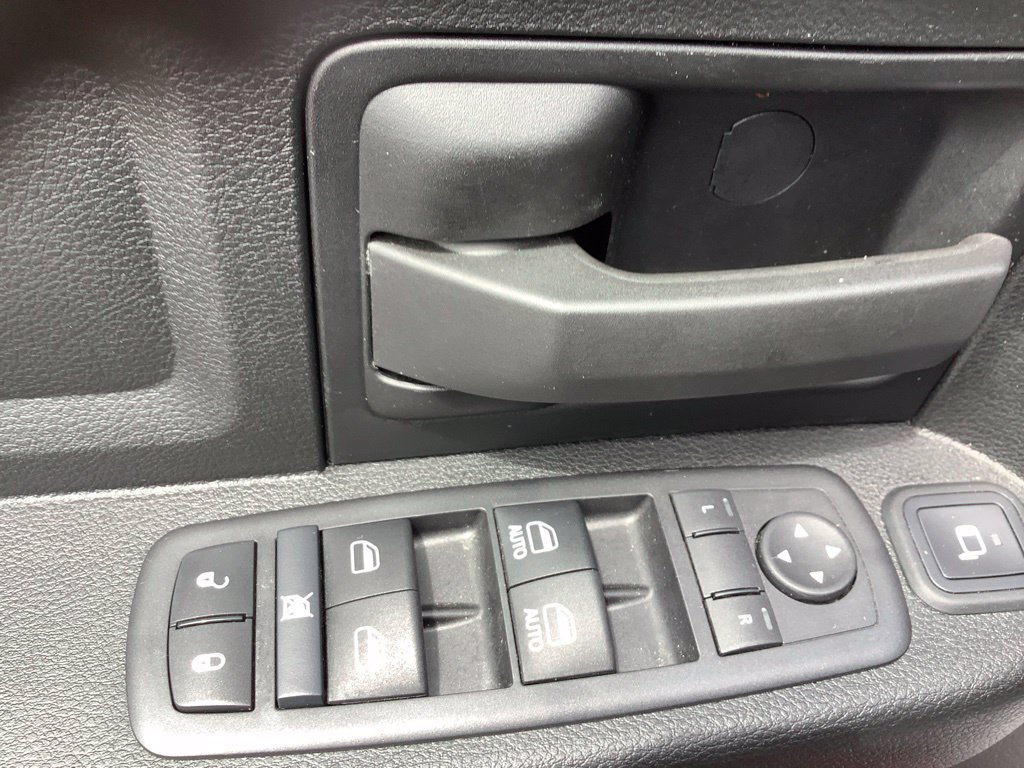 Used 2024 RAM 5500 Tradesman w/ Chrome Appearance Group AWD/4WD image 19