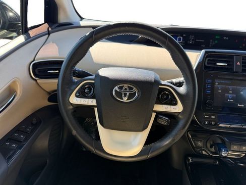 Used 2017 Toyota Prius Three image 13