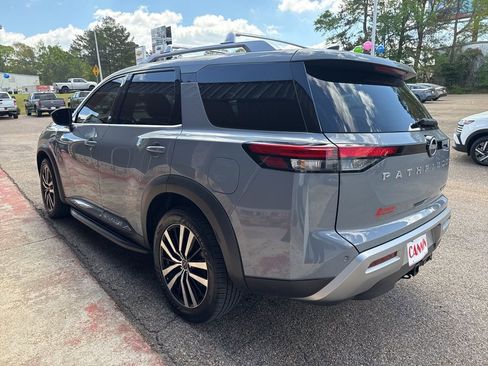 Used 2023 Nissan Pathfinder Platinum w/ Lighting Package (N93) image 4