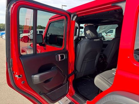 Used 2024 Jeep Wrangler Unlimited Sport AWD/4WD image 13