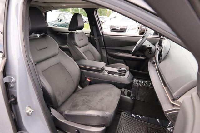 Used 2024 Nissan Ariya AWD image 29