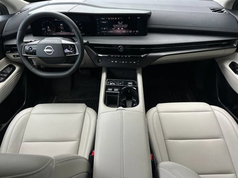 Used 2025 Nissan Murano SV AWD/4WD image 12