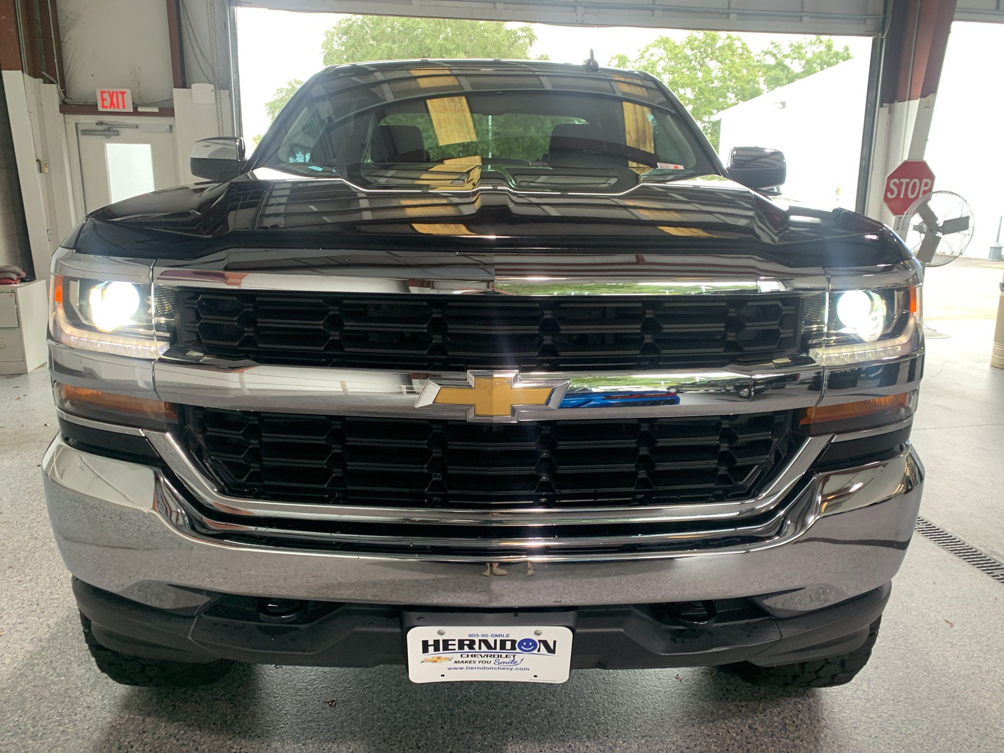 Used 2018 Chevrolet Silverado 1500 LT AWD/4WD image 2