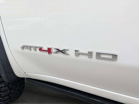 Certified 2024 GMC Sierra 2500 AT4X image 9