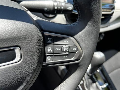Used 2025 Jeep Compass Limited AWD/4WD image 28