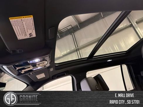 New 2026 GMC Yukon XL Denali w/ Advanced Technology Package AWD/4WD image 21