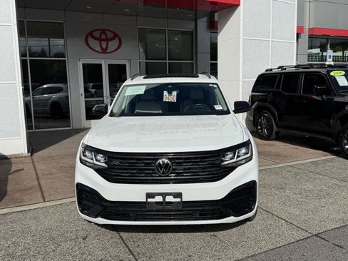 Used 2023 Volkswagen Atlas SEL R-Line AWD/4WD image 9