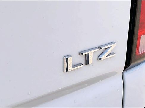 Used 2025 Chevrolet Silverado 2500 LTZ w/ LTZ Premium Package AWD/4WD image 11