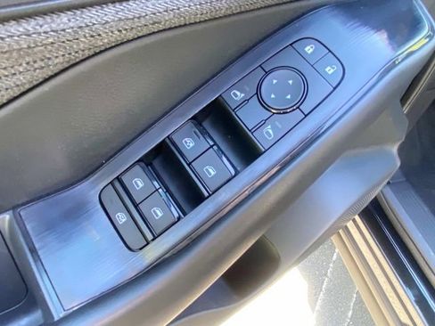 Used 2023 Nissan Rogue S image 13