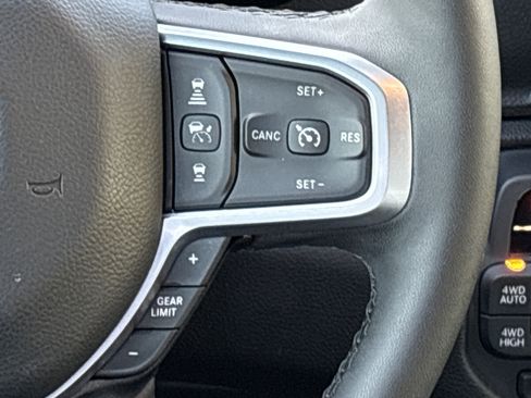 Used 2025 RAM 1500 Big Horn AWD/4WD image 23