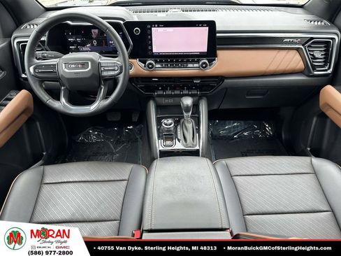Certified 2024 GMC Canyon AT4 w/ AT4 Premium Package AWD/4WD image 14