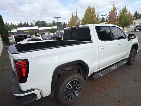 Used 2023 GMC Sierra 1500 AT4 w/ Technology Package AWD/4WD image 3