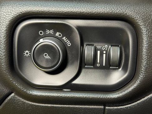 Used 2019 RAM 2500 Tradesman w/ Chrome Appearance Group RWD image 20