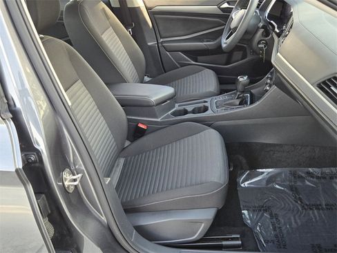 Used 2022 Volkswagen Jetta S image 18