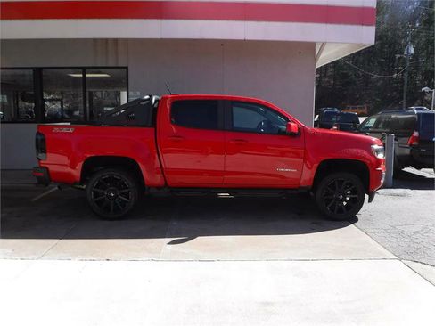 Used 2018 Chevrolet Colorado Z71 image 2
