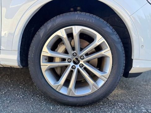 Used 2025 Audi Q7 2.0T Premium w/ Convenience Package image 9