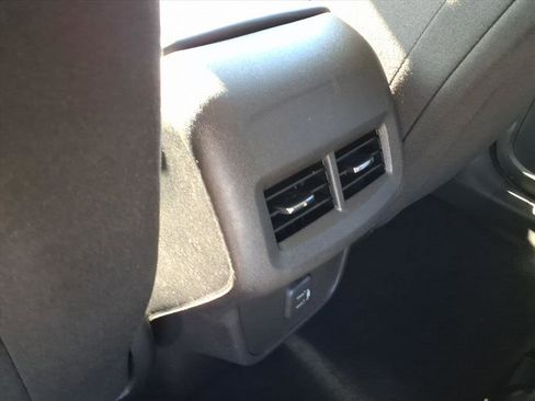 Used 2023 Chevrolet Equinox LS w/ LS Convenience Package image 33