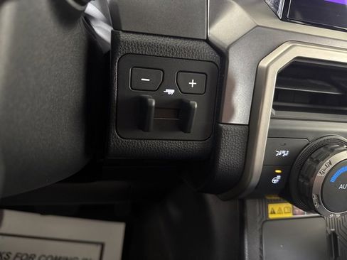 Used 2025 Toyota 4Runner TRD Off-Road Premium image 18