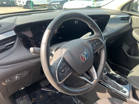 Used 2025 Buick Encore GX Preferred image 28