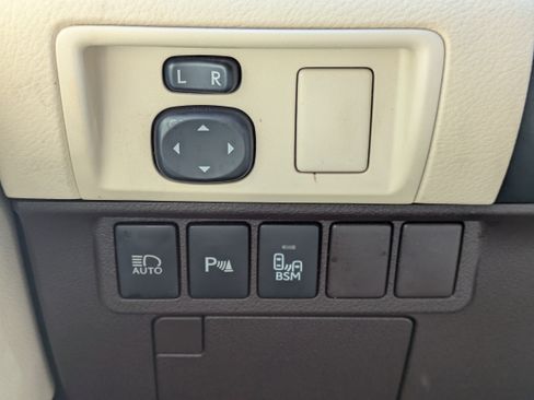 Used 2017 Lexus ES 350 w/ Premium Package FWD image 22