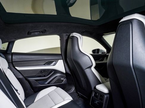 Used 2021 Porsche Taycan Turbo S image 16