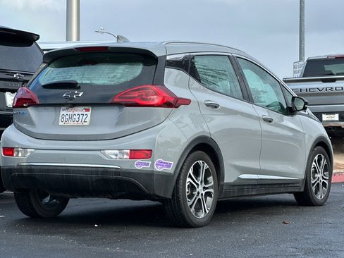 Used 2019 Chevrolet Bolt Premier w/ Infotainment Package image 5