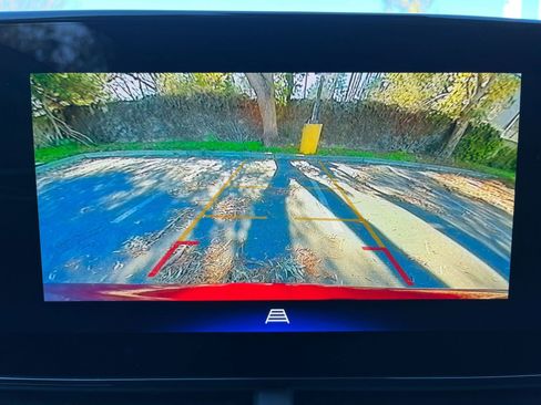 Used 2025 Chevrolet Trax LT image 17