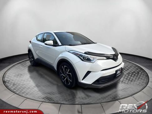 Used 2018 Toyota C-HR XLE FWD image 7