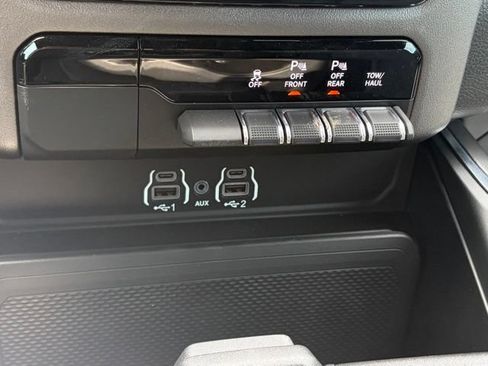 New 2026 RAM 1500 Express AWD/4WD image 21