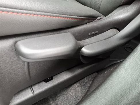 Used 2025 Chevrolet Trax RS image 14